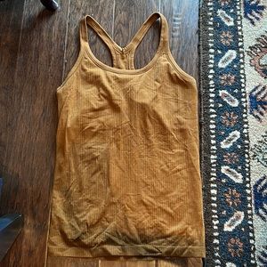 Lululemon Ebb to street tank